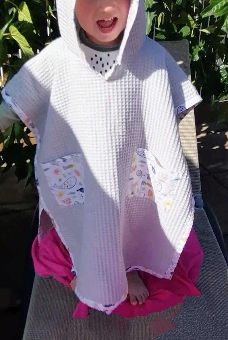 Sortie de bain à capuche en coton blanc pour enfant vue 4