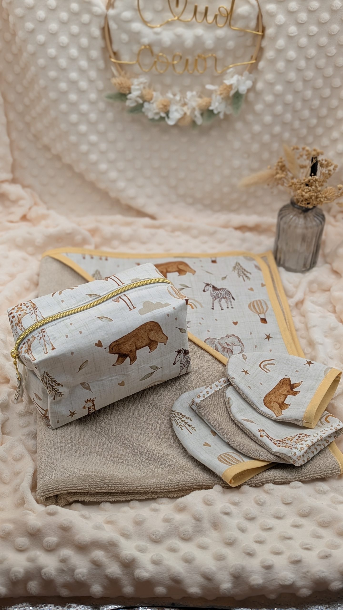 Coffret cadeau naissance cape de bain personnalisée et trousse de toilette avec ou sans broderie