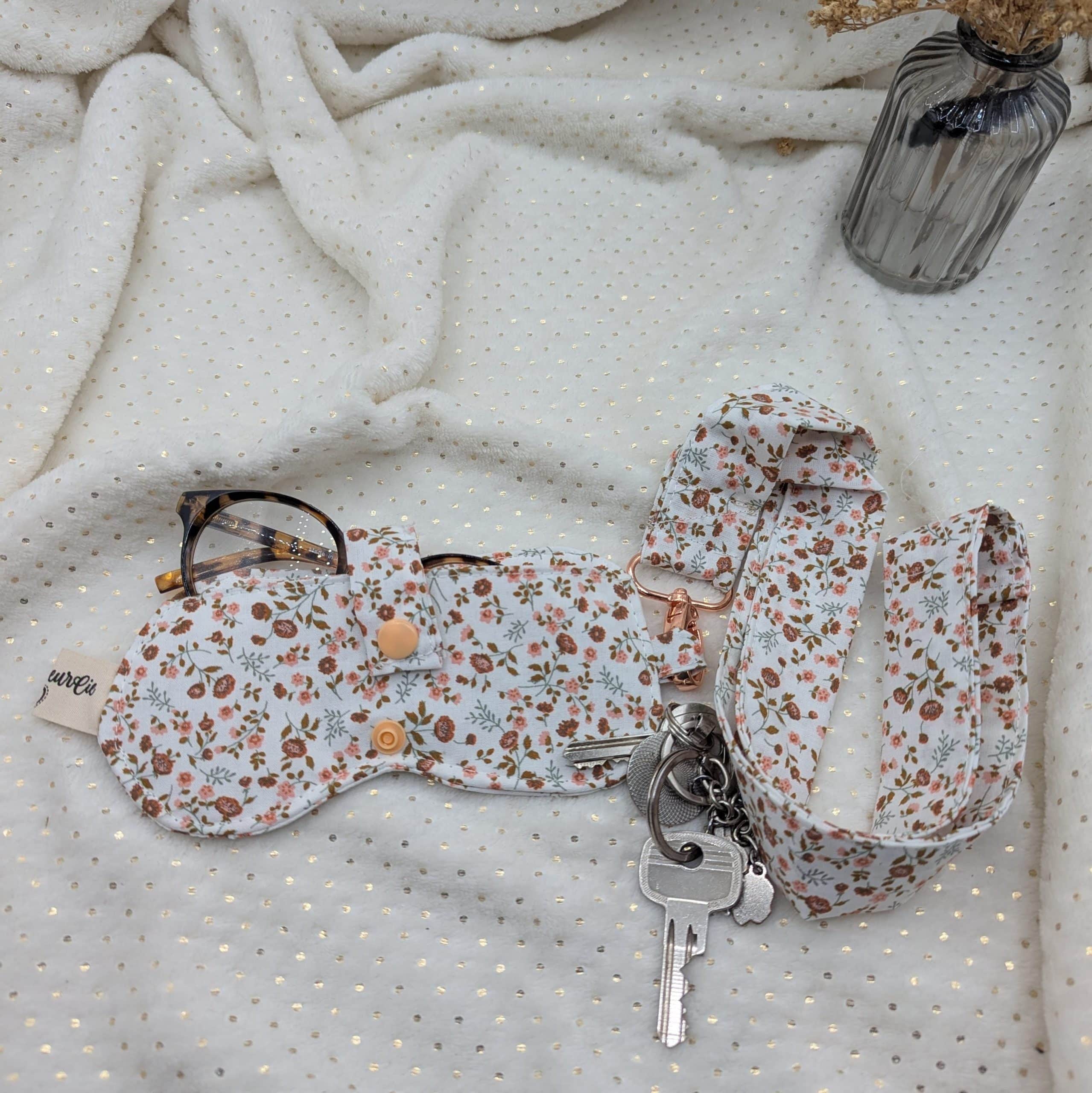étui à lunette et porte clés